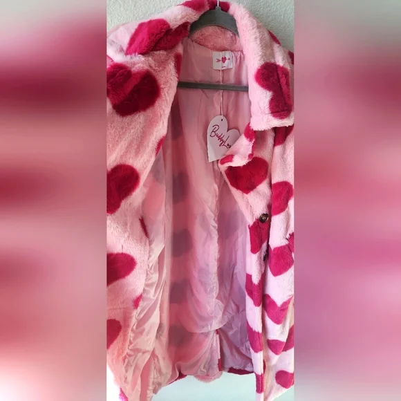Buddy Love Zoey Oversized Faux Fur Coat in Blossom pink heart print NWT - Picture 10 of 10
